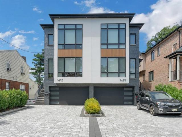 Condo for sale in Fort Lee, New Jersey