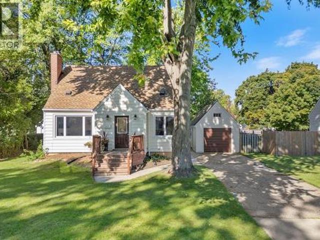 House for sale in Brights Grove, Ontario