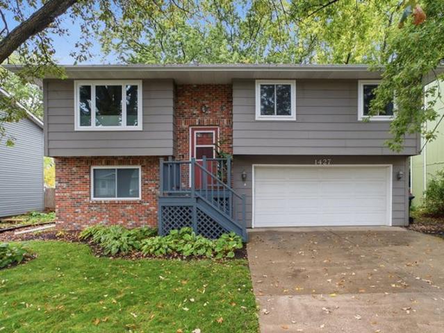 House for sale in Village Green South, Iowa City