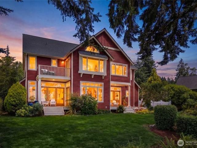House for sale in Bainbridge Island, Washington