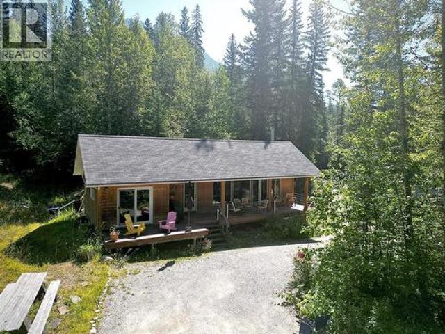 House for sale in Parson, British Columbia