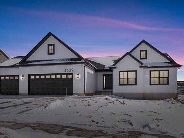 House for sale in Cedar Falls, Black Hawk County