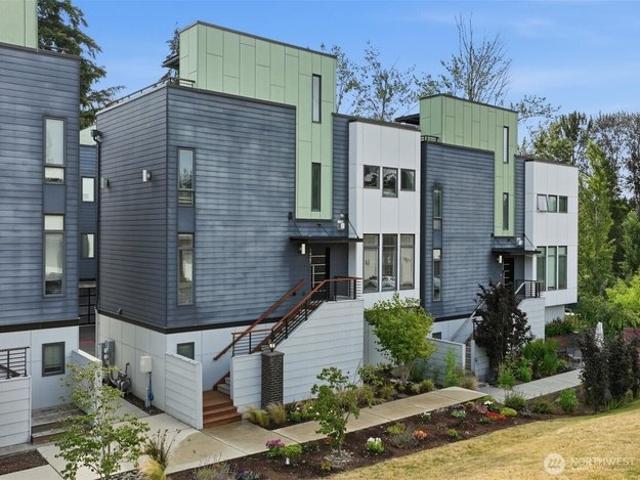 Townhouse for sale in Bellevue, Washington