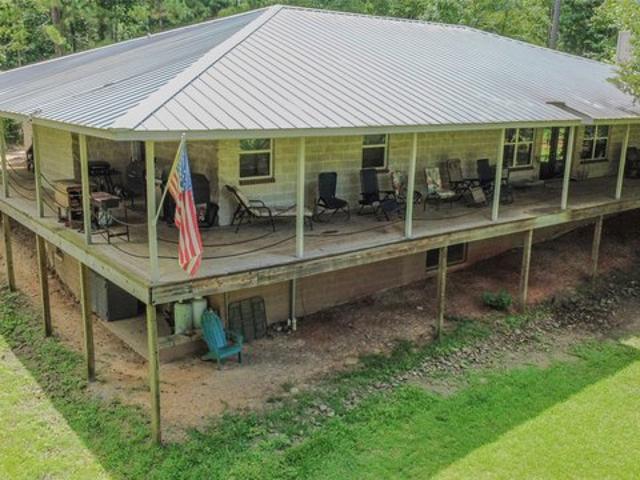 House for sale in Elkhart, Texas