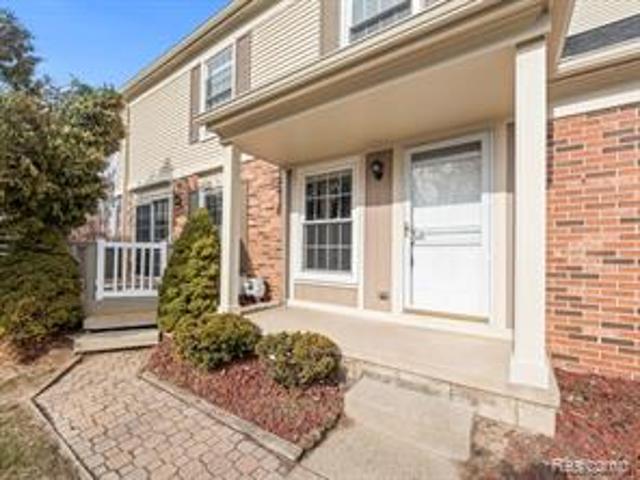 Condo for sale in Rochester Hills, Michigan