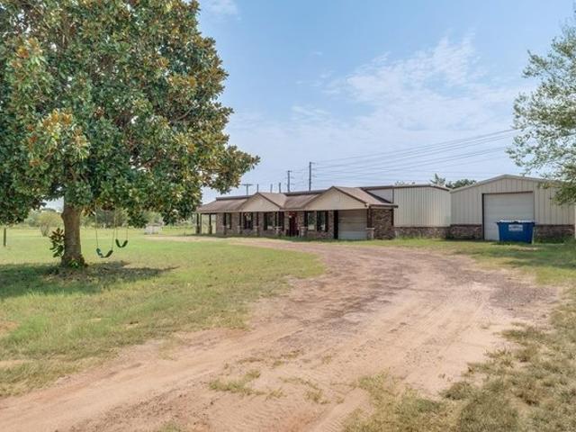 House for sale in Grapeland, Texas