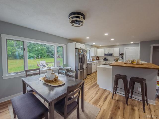 House for sale in Munising, Alger County