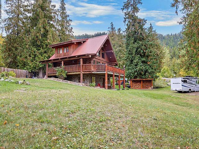 Condo for sale in Sirdar, British Columbia