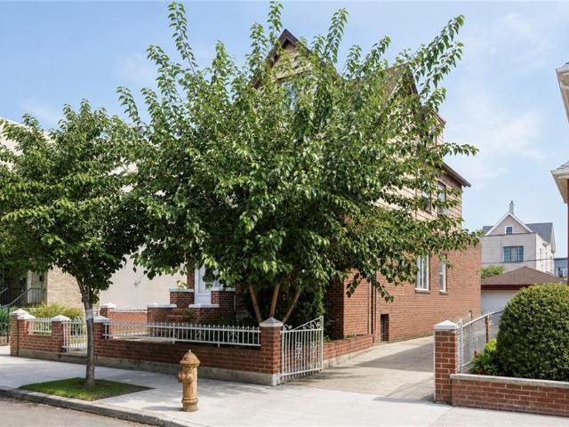 House for sale in Dyker Heights, New York
