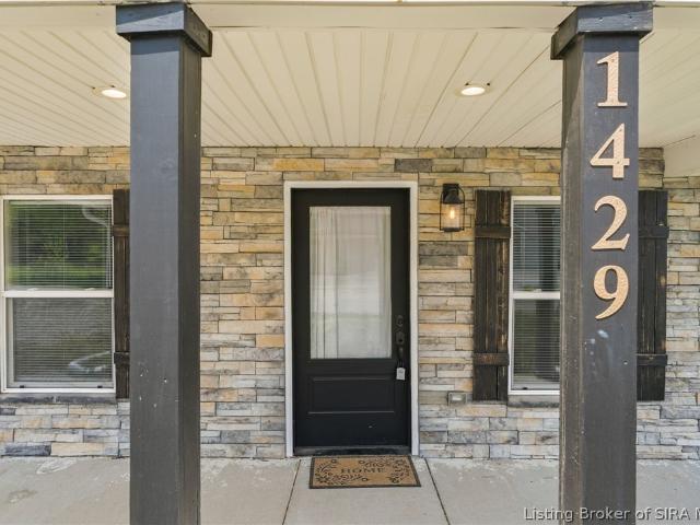 House for sale in Henryville, Indiana