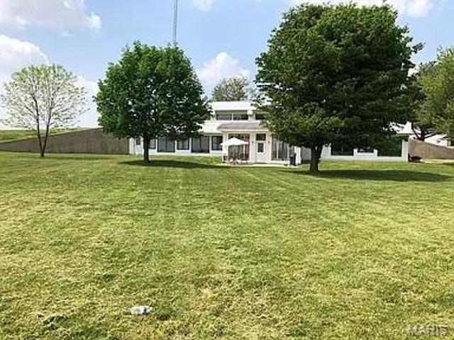 House for sale in Vandalia, Illinois