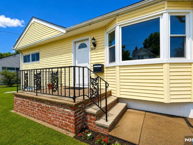 House for sale in Passaic, New Jersey