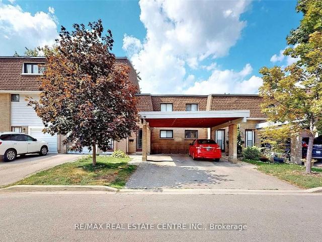 Townhouse for rent in Woburn, Ontario