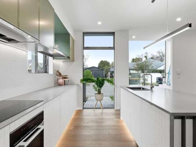 House for sale in Saint Albans, Canterbury