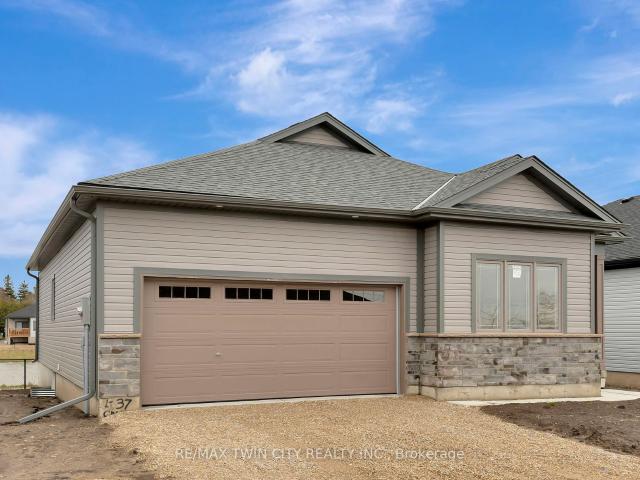 Duplex for sale in Perth, Ontario