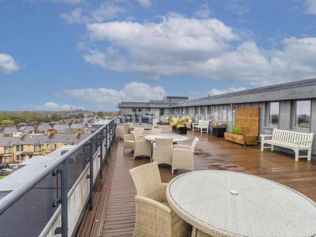Apartment for rent in Greaves, Bare