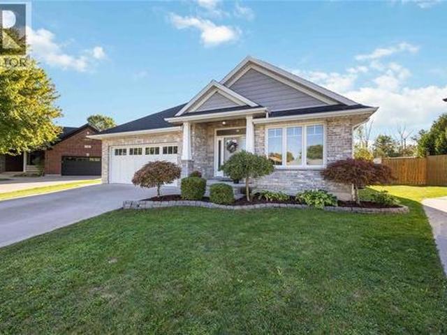 House for sale in Brights Grove, Ontario