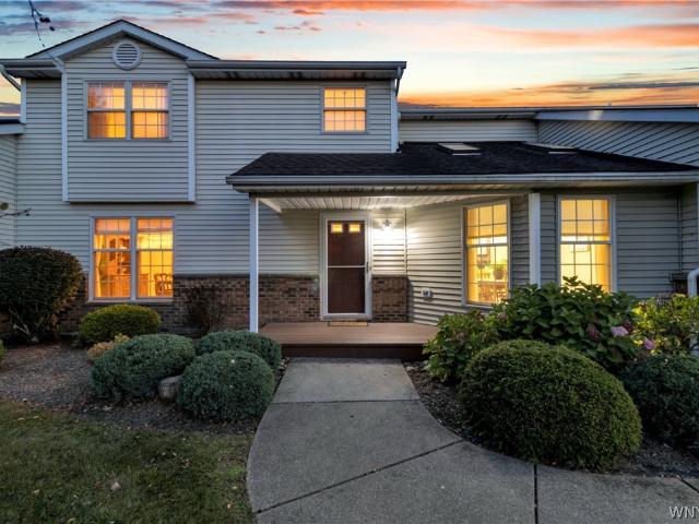 Townhouse for sale in Town of Orchard Park, Erie County