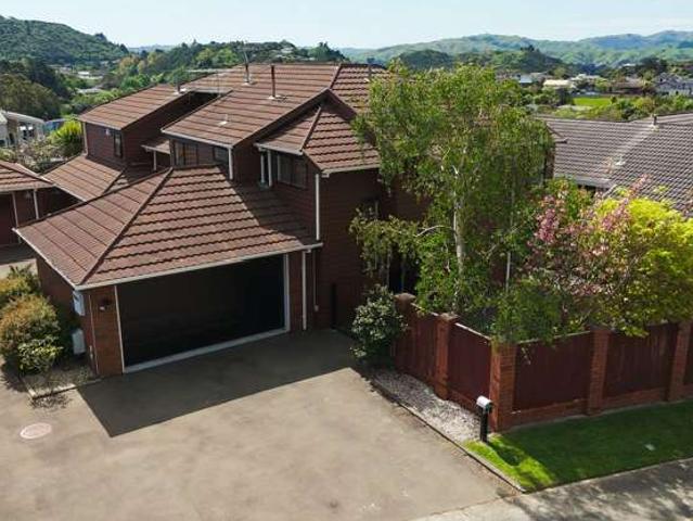 Townhouse for sale in Whitby, Porirua