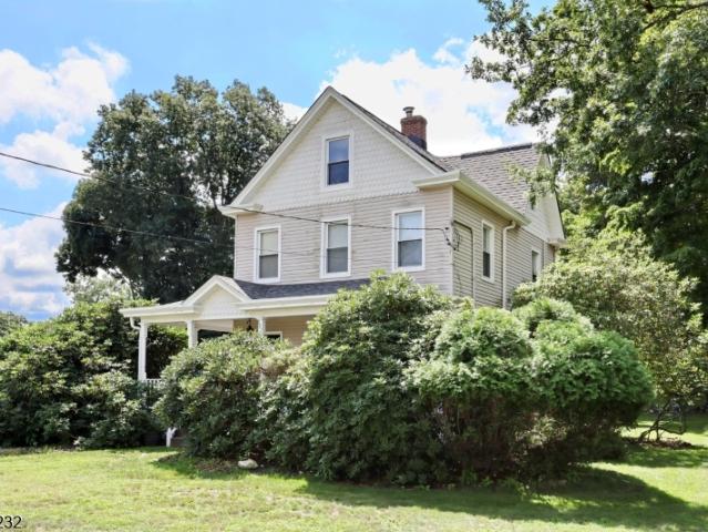 House for sale in Waldwick, New Jersey