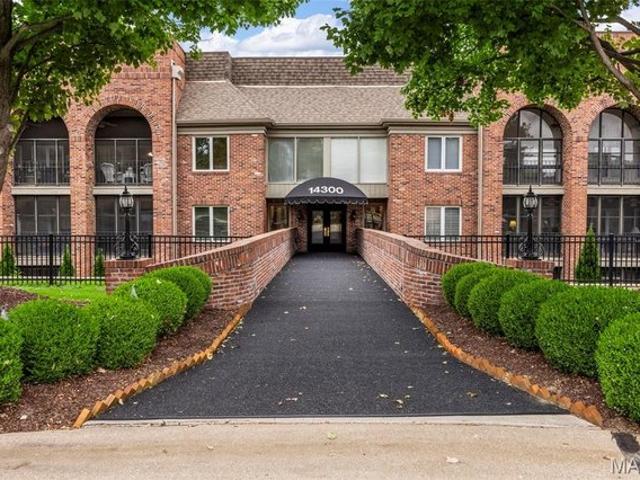 Condo for sale in Chesterfield, Missouri