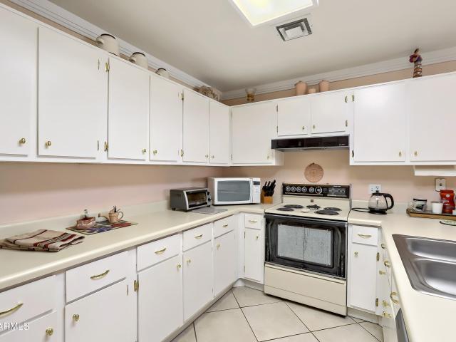 Condo for sale in Sun Village, Surprise