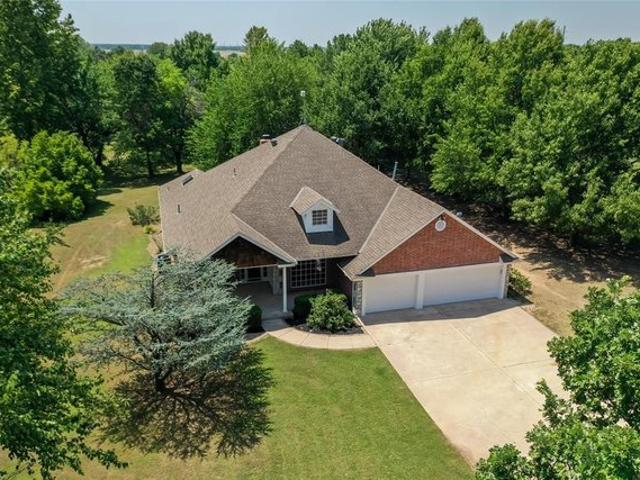 House for sale in Yukon, Oklahoma