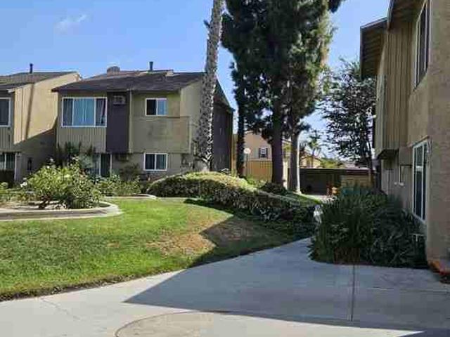 Apartment for rent in Midway City, California
