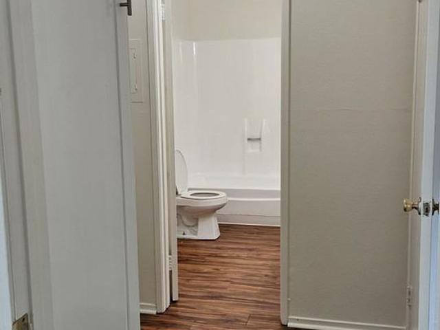 Apartment for rent in Midway City, California