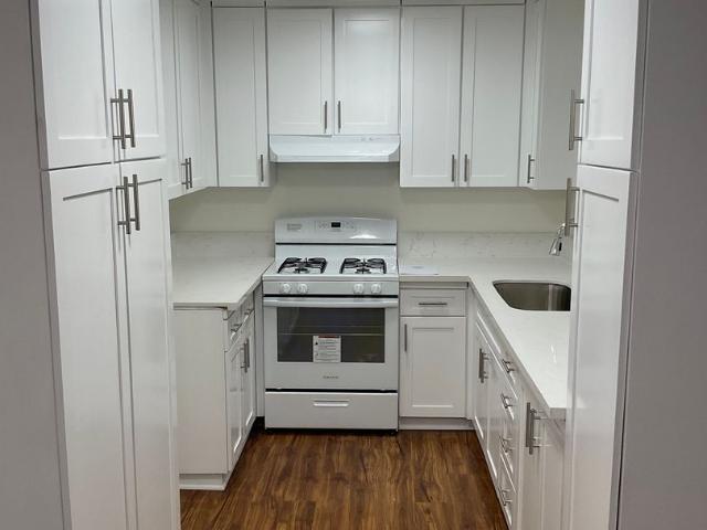 Apartment for rent in Midway City, California