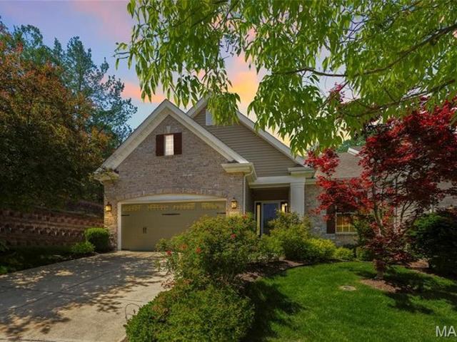 Condo for sale in Chesterfield, Missouri