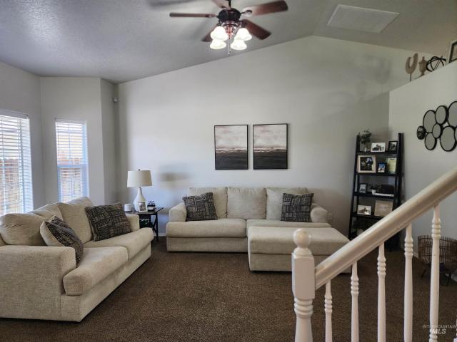 House for sale in Whispering Pines, Caldwell