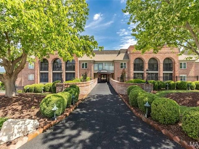 Condo for sale in Chesterfield, Missouri