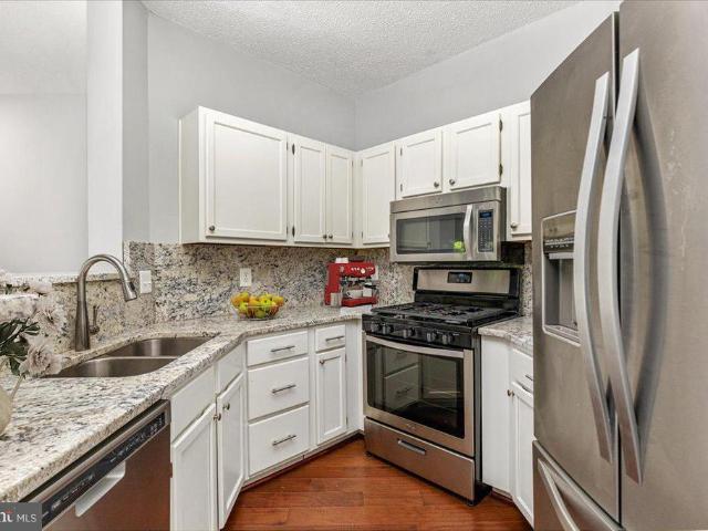 Condo for sale in Centreville