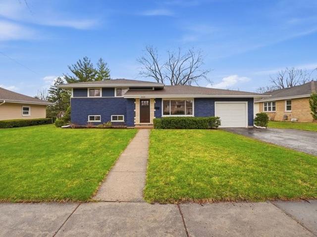 House for sale in Mount Prospect, Illinois
