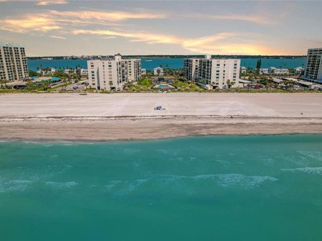 Condo for sale in Clearwater Beach, Clearwater