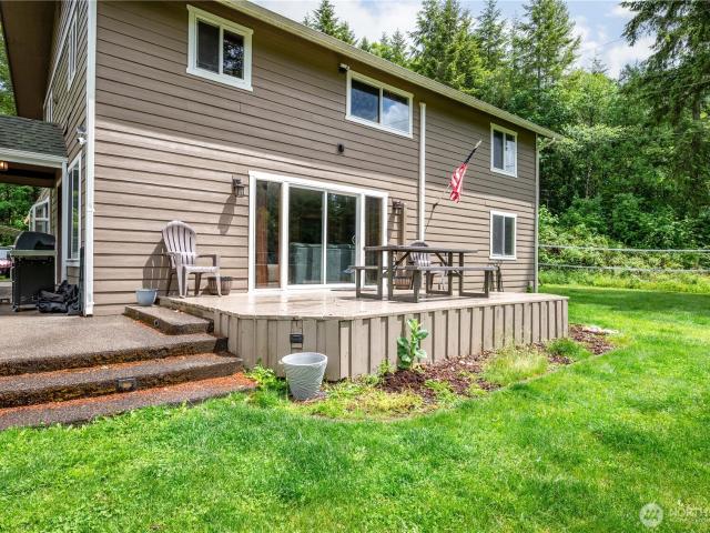 House for sale in Castle Rock, Washington