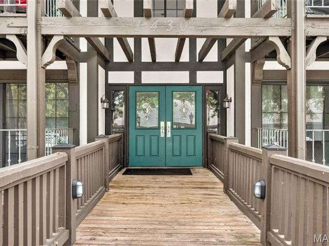 Condo for sale in Saint Charles, Saint Charles County