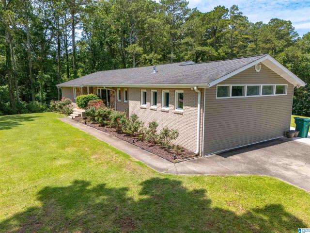 House for sale in Weaver