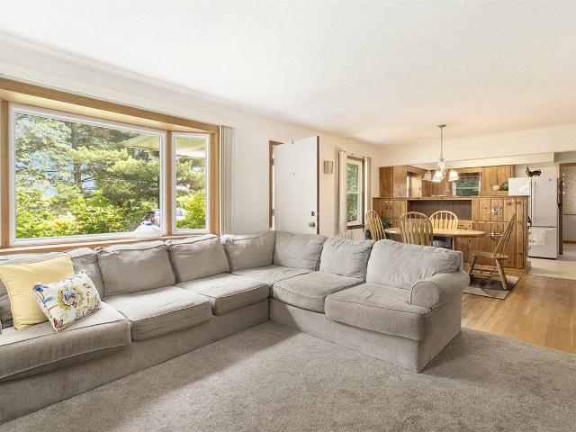 House for sale in Hickory Corners