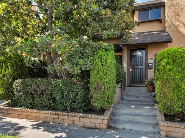 Townhouse for sale in Sherman Oaks Neighborhood Council District, Canoga Park