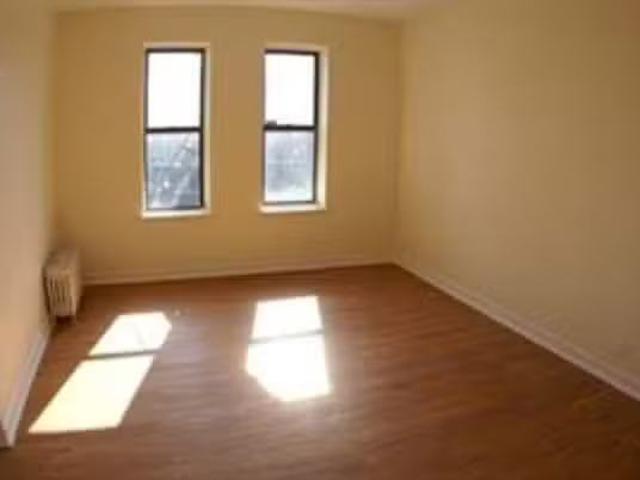 Condo for rent in Astoria