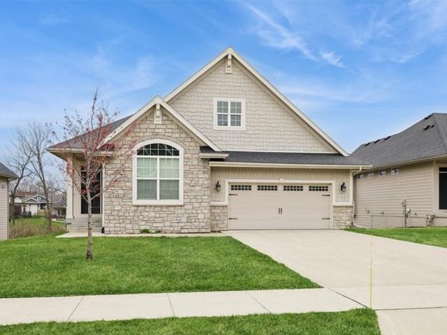 Townhouse for sale in Urbandale, Iowa
