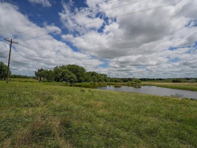 Farm for sale in Flatonia, Texas