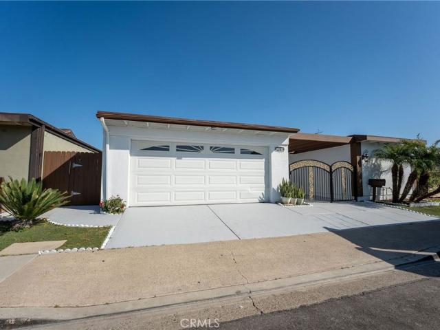 House for sale in Tustin