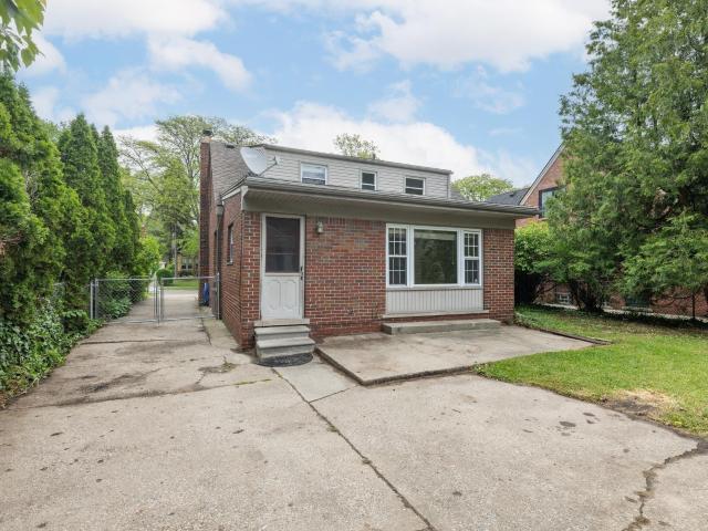 House for sale in Grosse Pointe