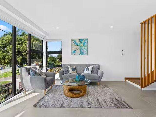 House for rent in Wollongong West, New South Wales