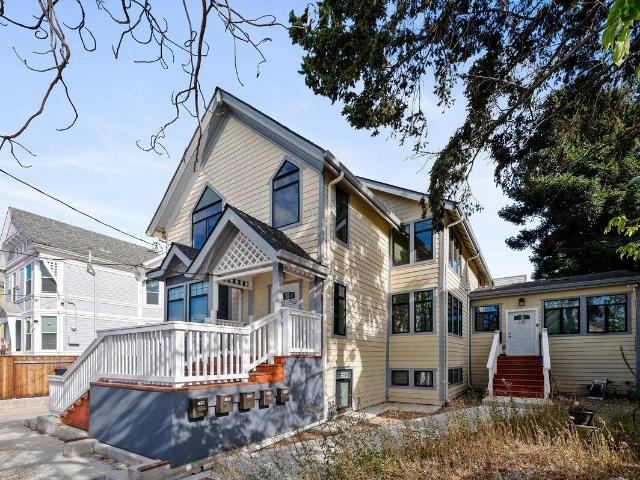 Condo for sale in Oakland