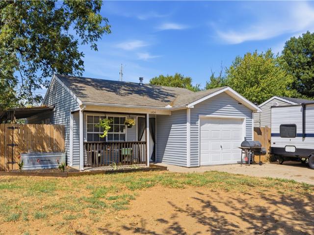 House for sale in Rogers, Benton County