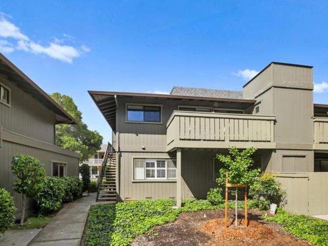Condo for sale in Saratoga, California